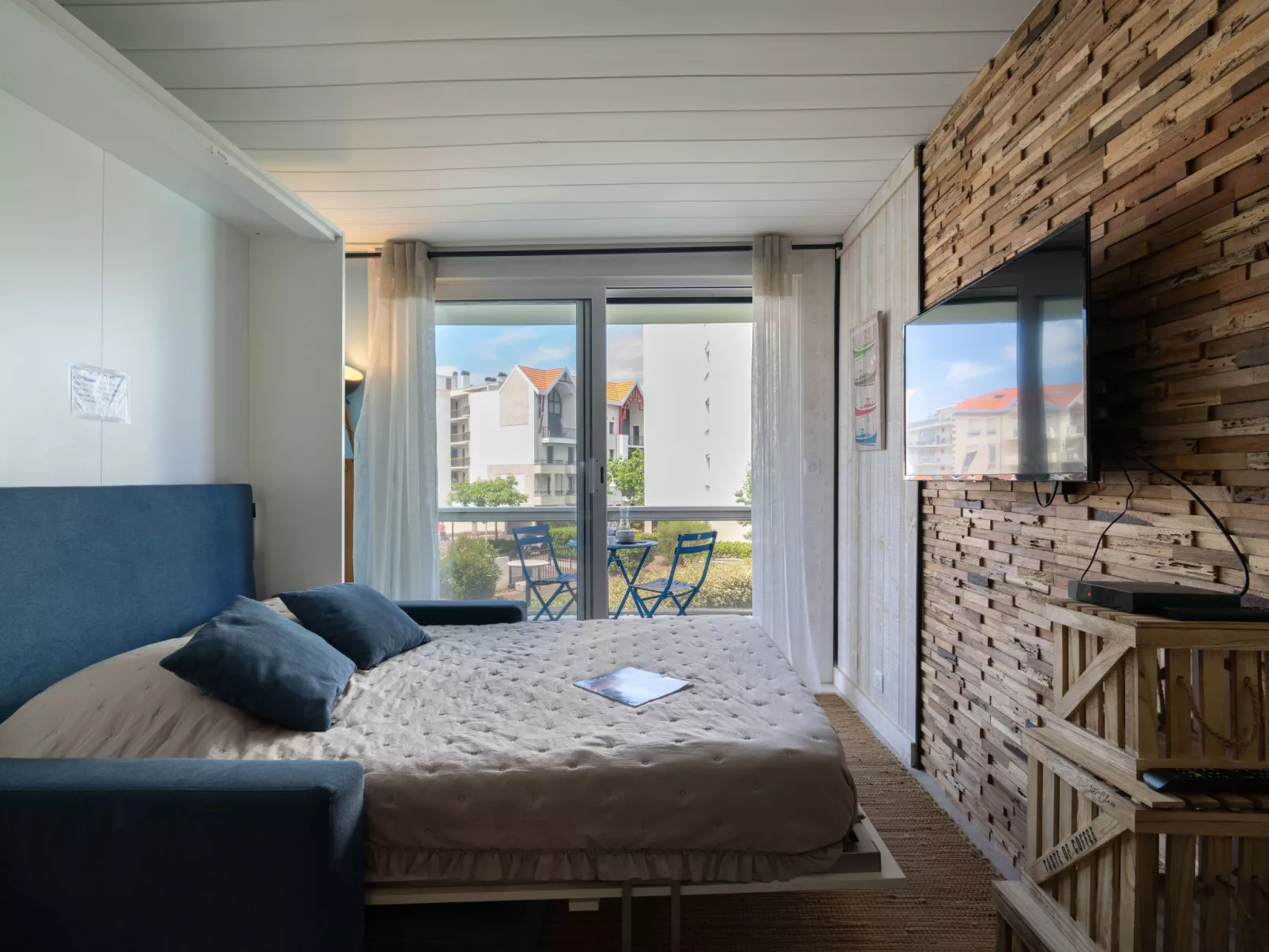 Port Arcachon-Inside