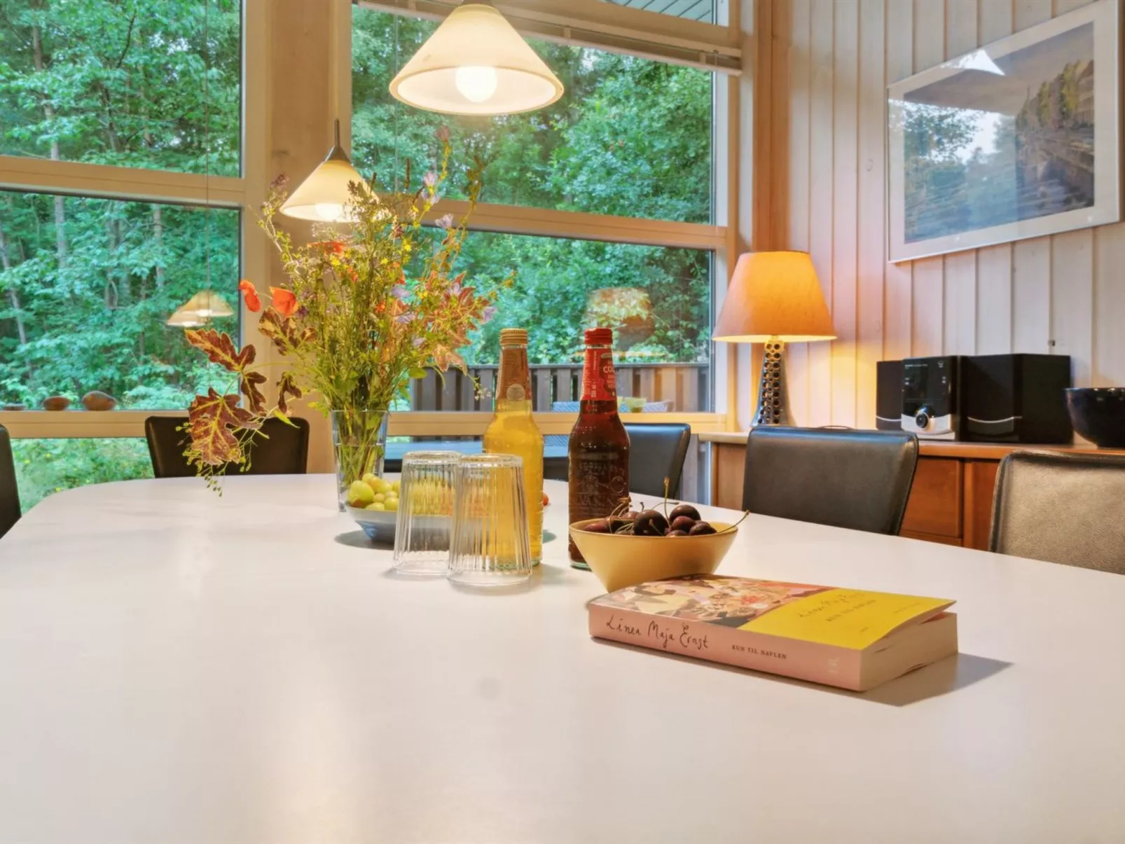 "Emmie" - 1.2km from the sea-Inside