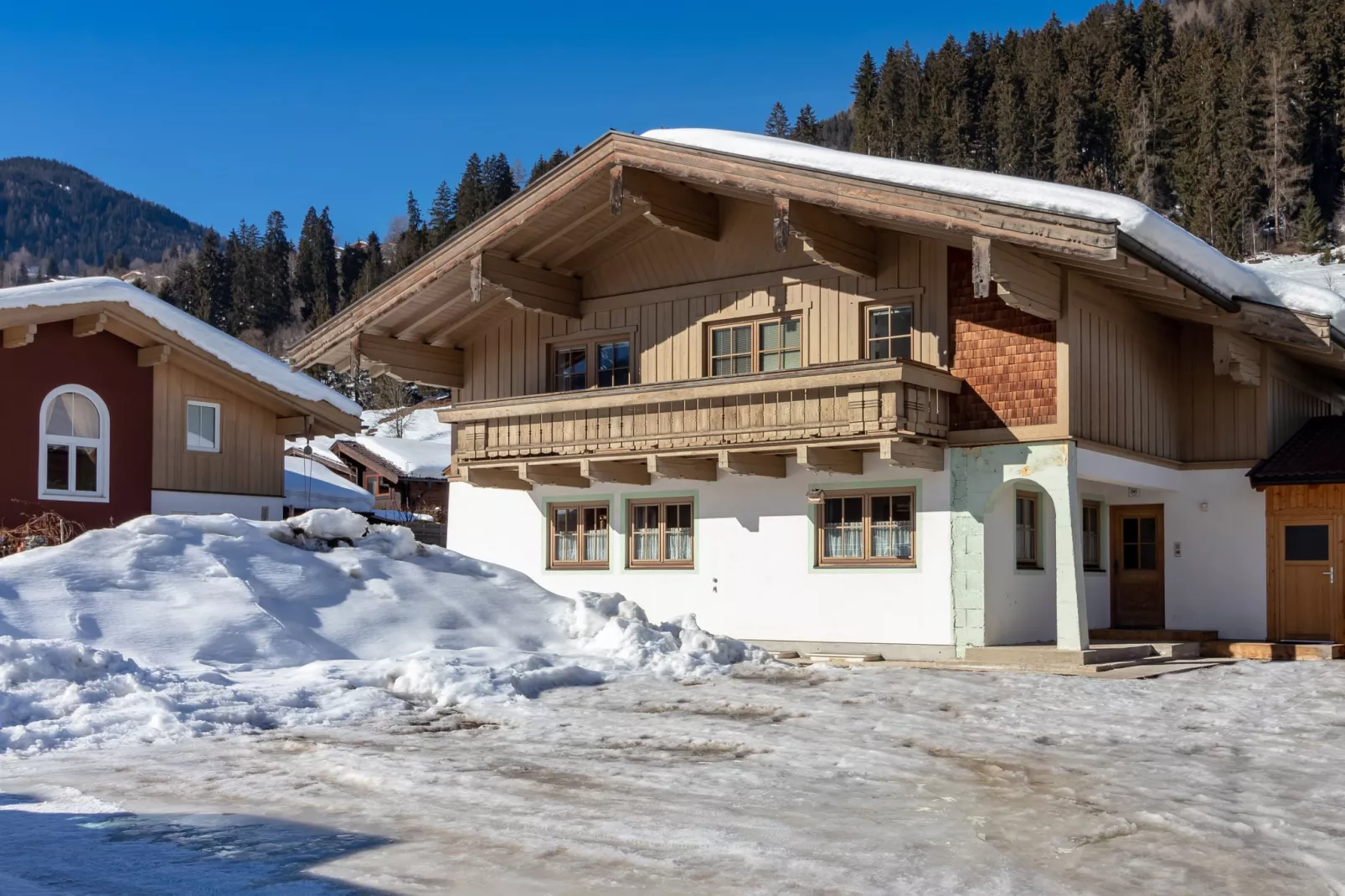 Innerhofer-Exterior winter
