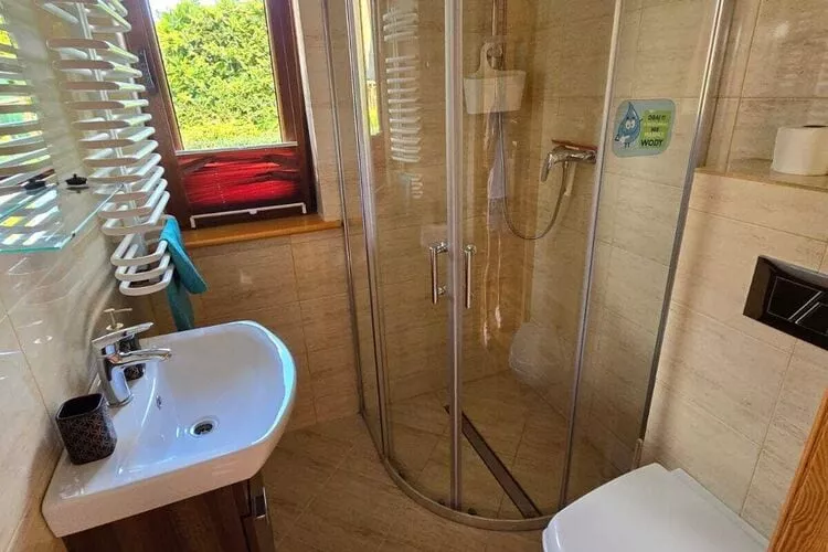 Domki wakacyjne STANDARD dla 4 osób Sarbinowo-Bathroom