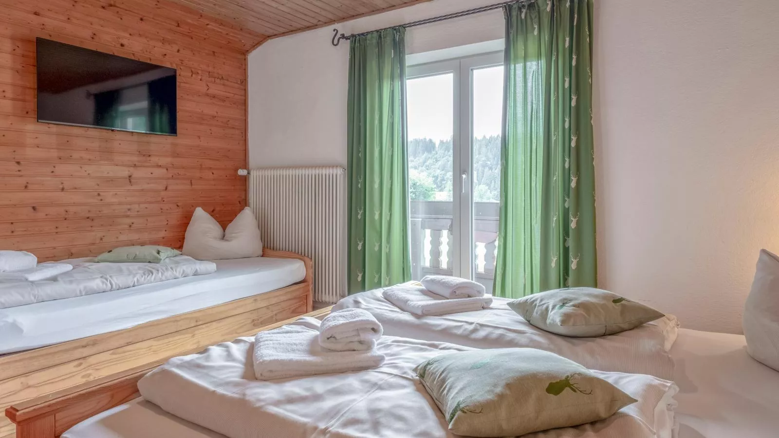 Platzhirsch Small-Bedroom