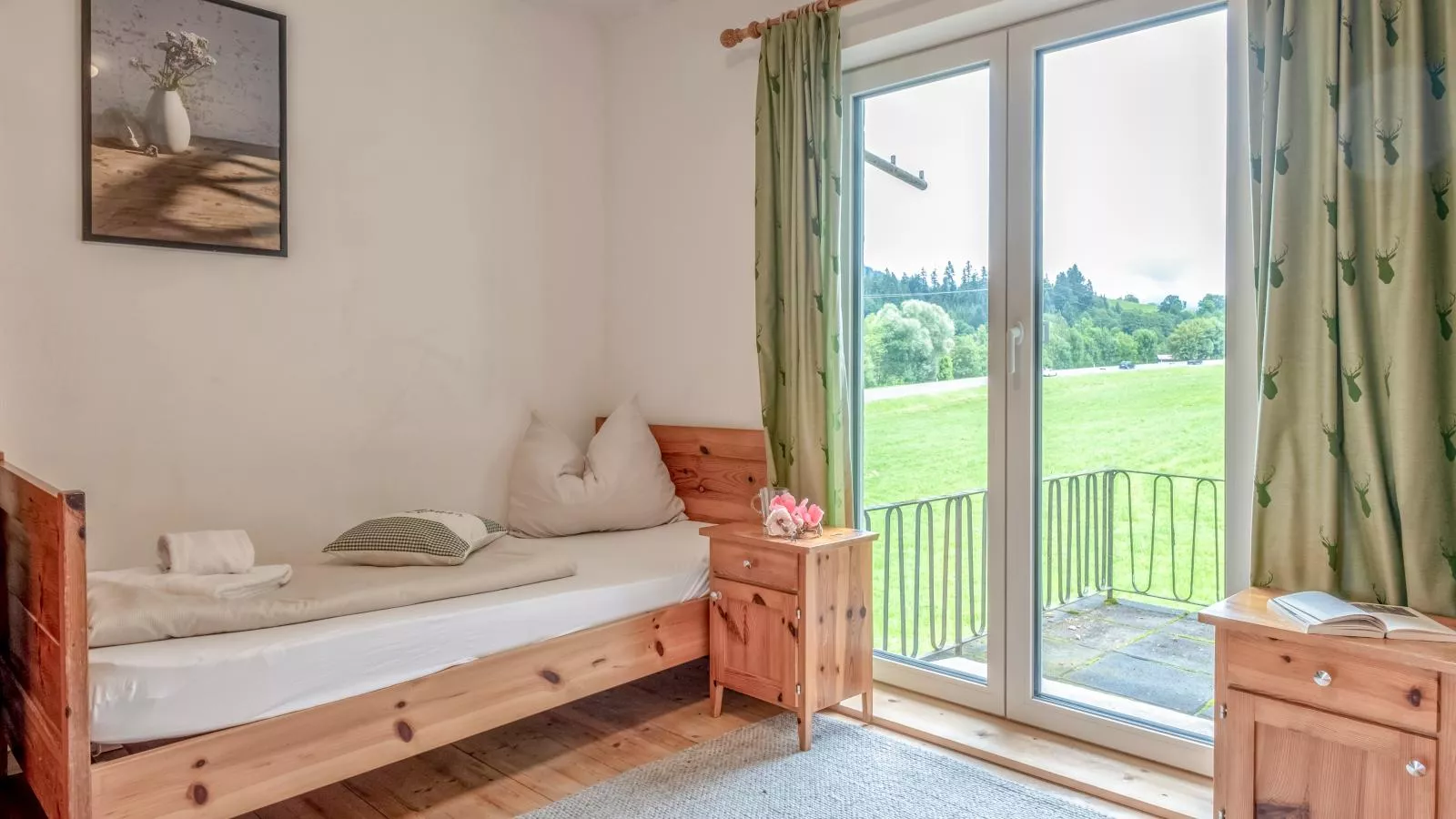 Platzhirsch Small-Bedroom