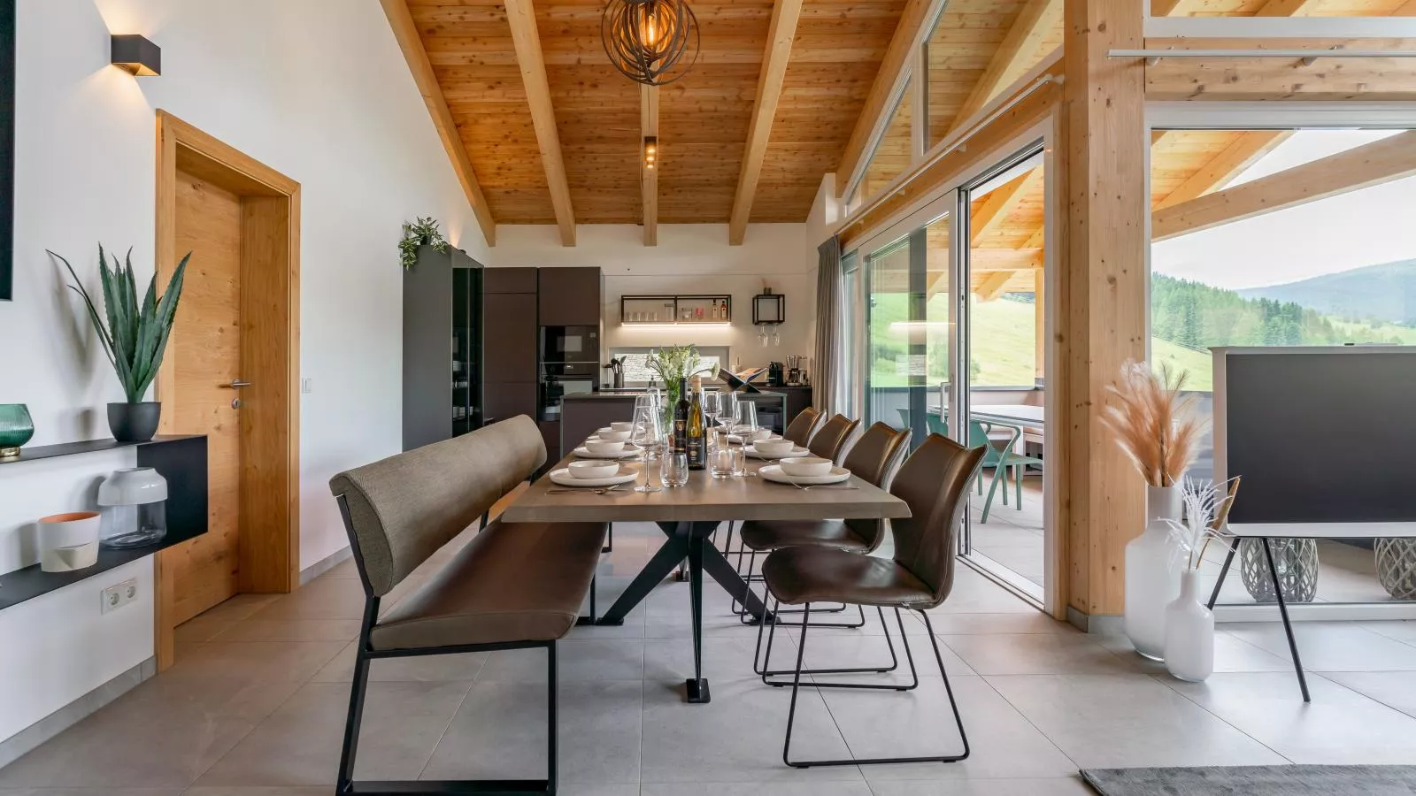 Grebenzen Lodge 55-Dining room