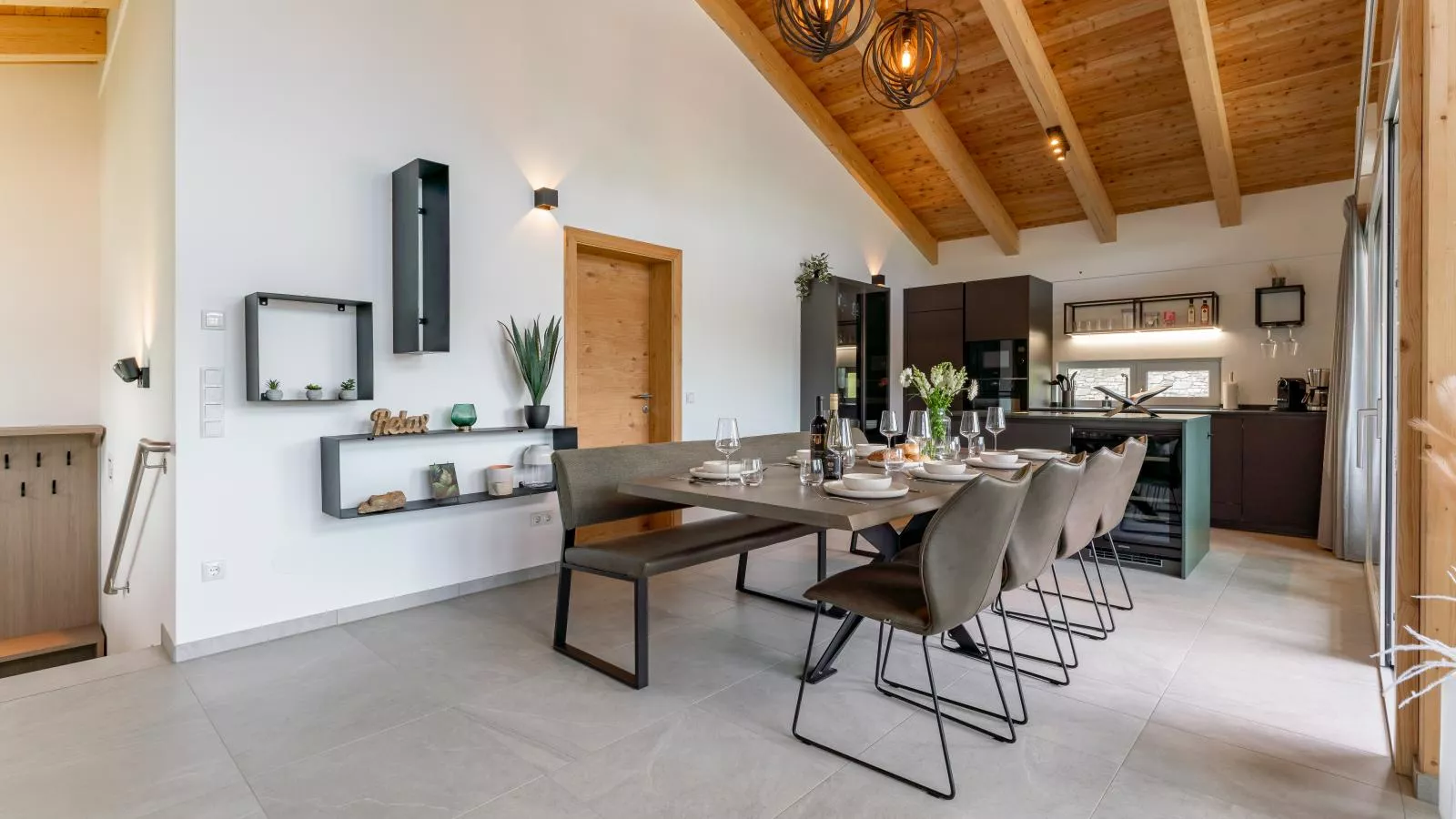 Grebenzen Lodge 55-Dining room