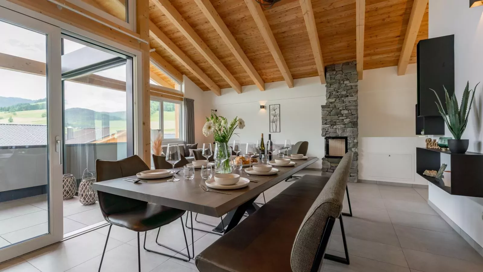 Grebenzen Lodge 55-Dining room