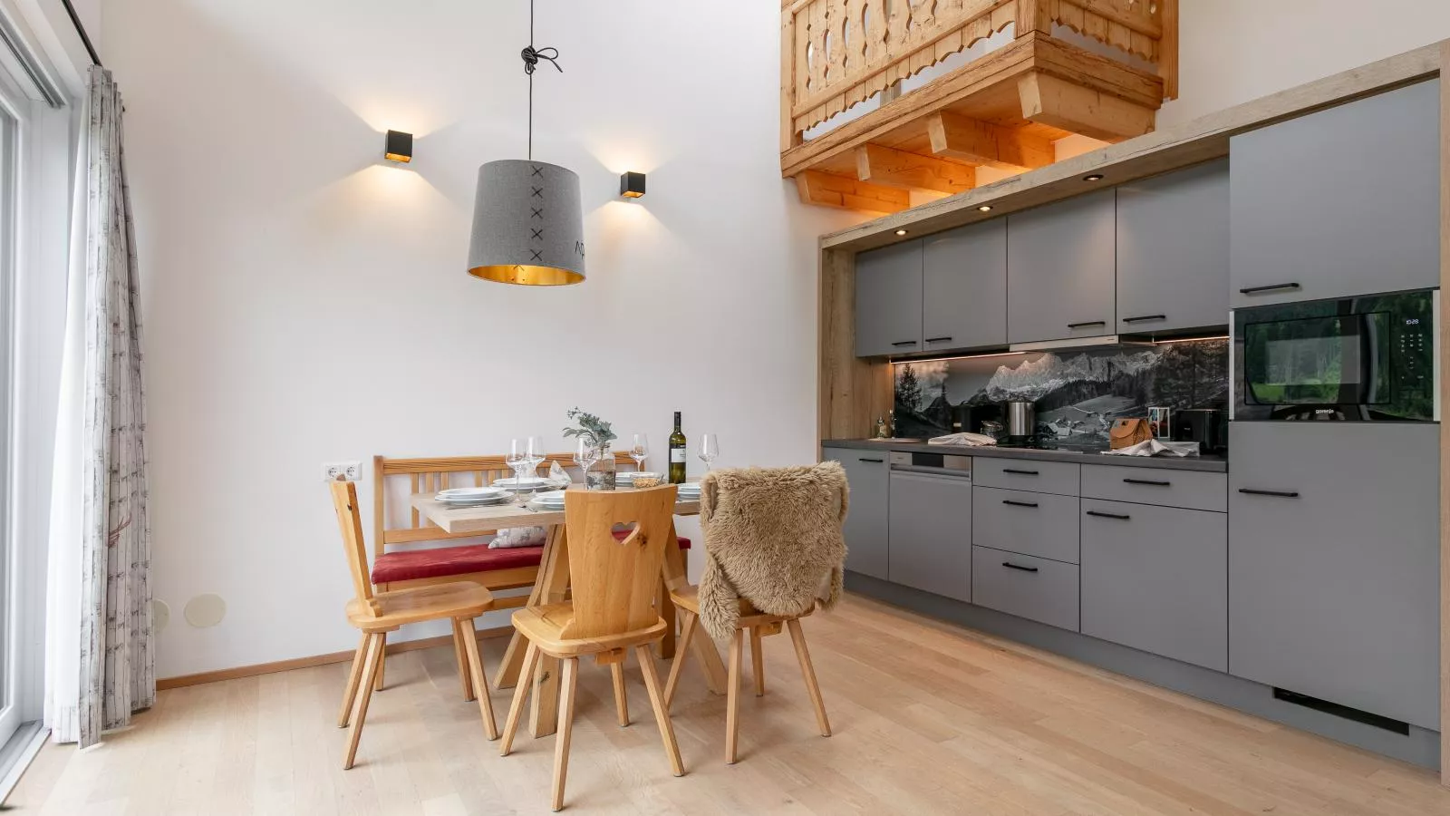 Apart33 Top 1-31 Split-level-Kitchen