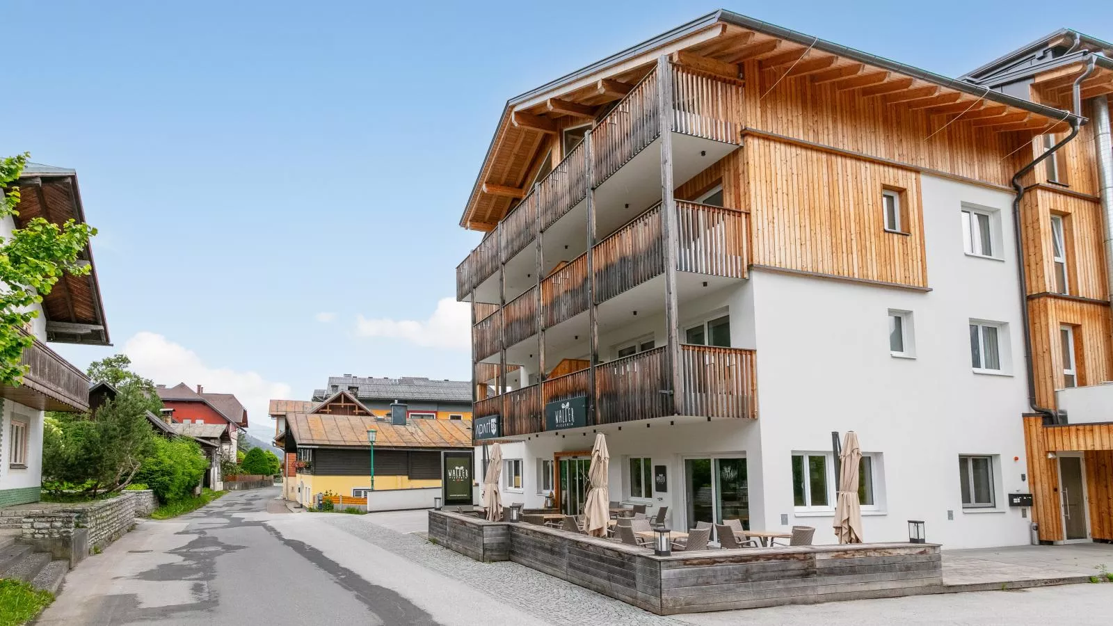 Apart33 Top 1-31 Split-level-Exterior summer