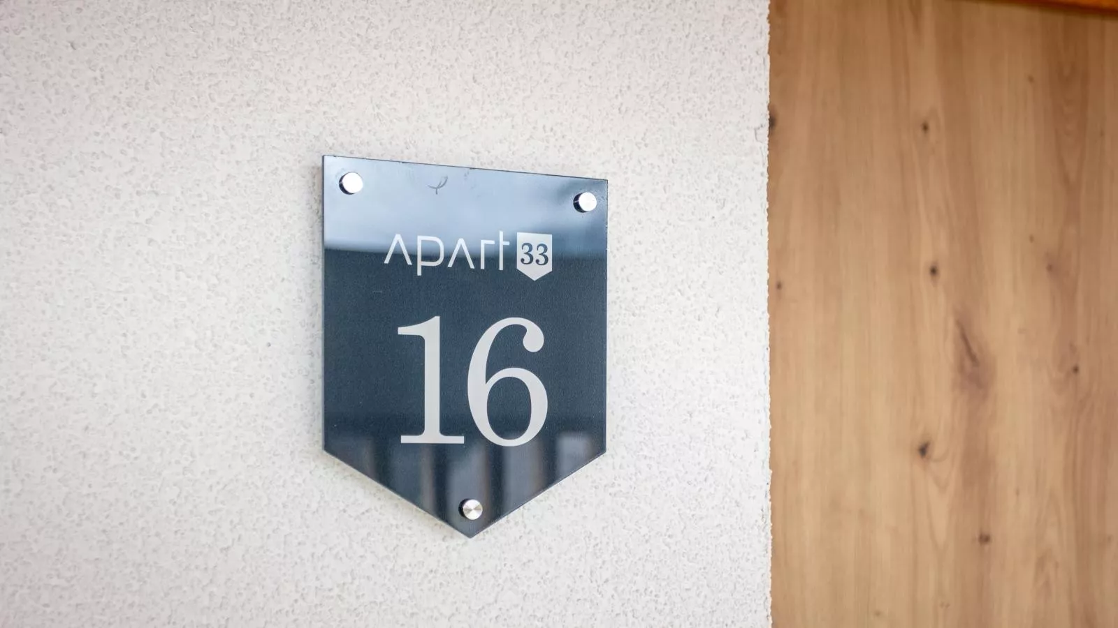 Apart33 Top 2-16-Outdoor