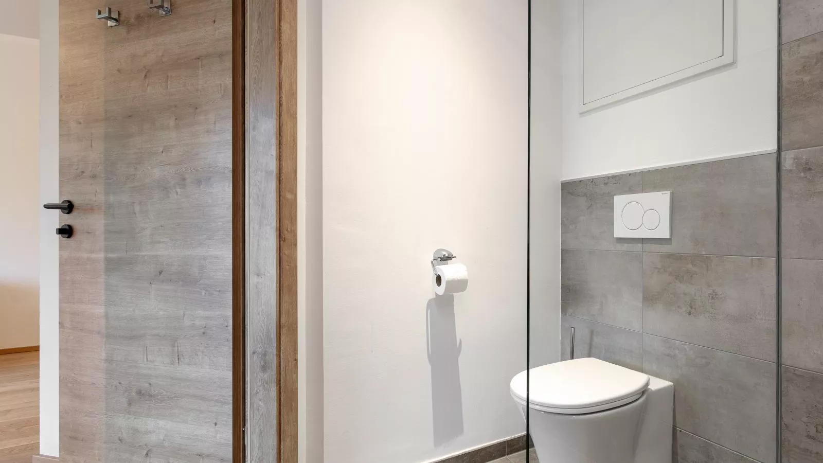Apart33 Top 2-3B-Bathroom