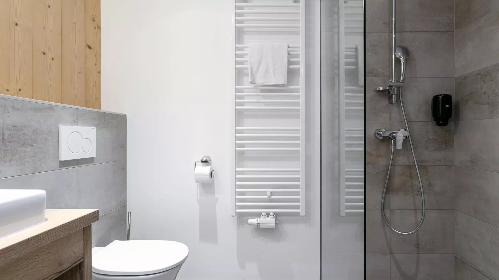 Apart33 Top 2-3B-Bathroom