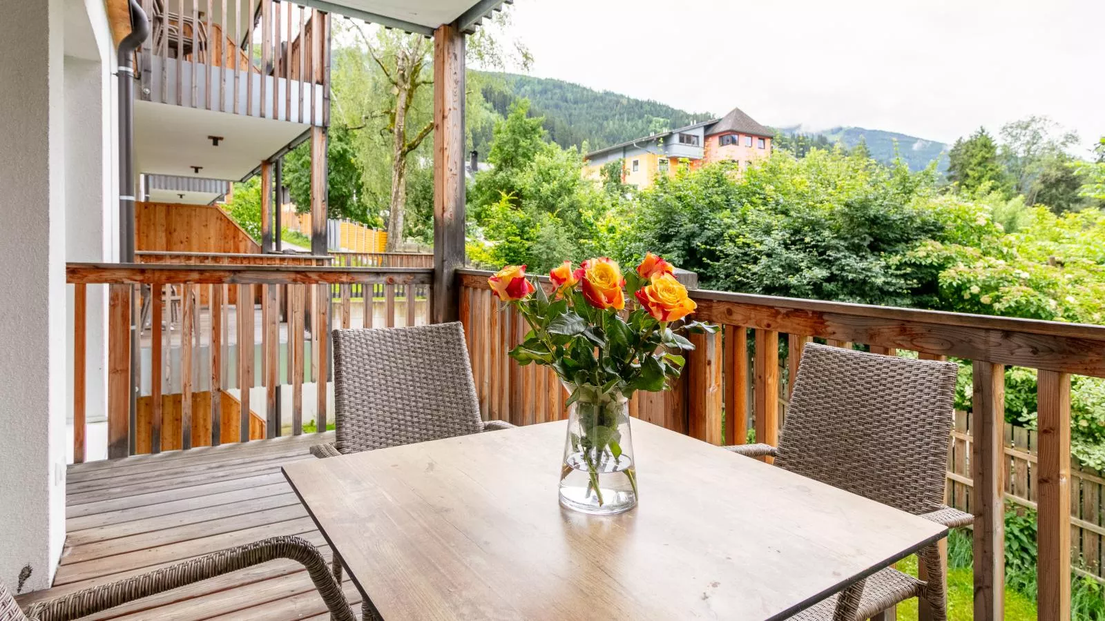 Apart33 Top 2-3B-Terrace balcony