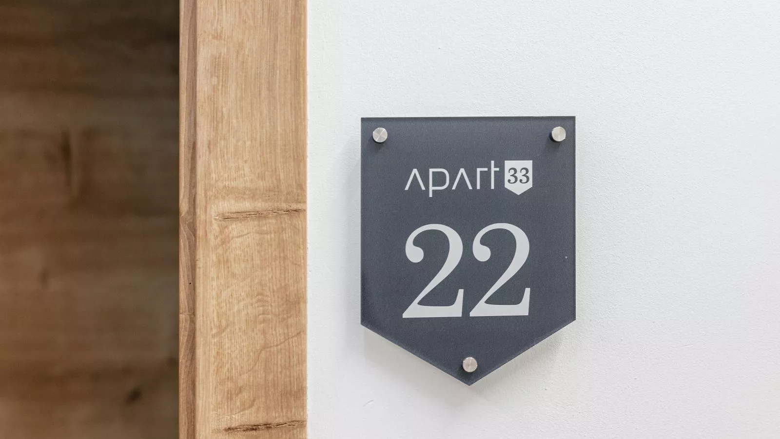 Apart33 Top 1-22-Outdoor