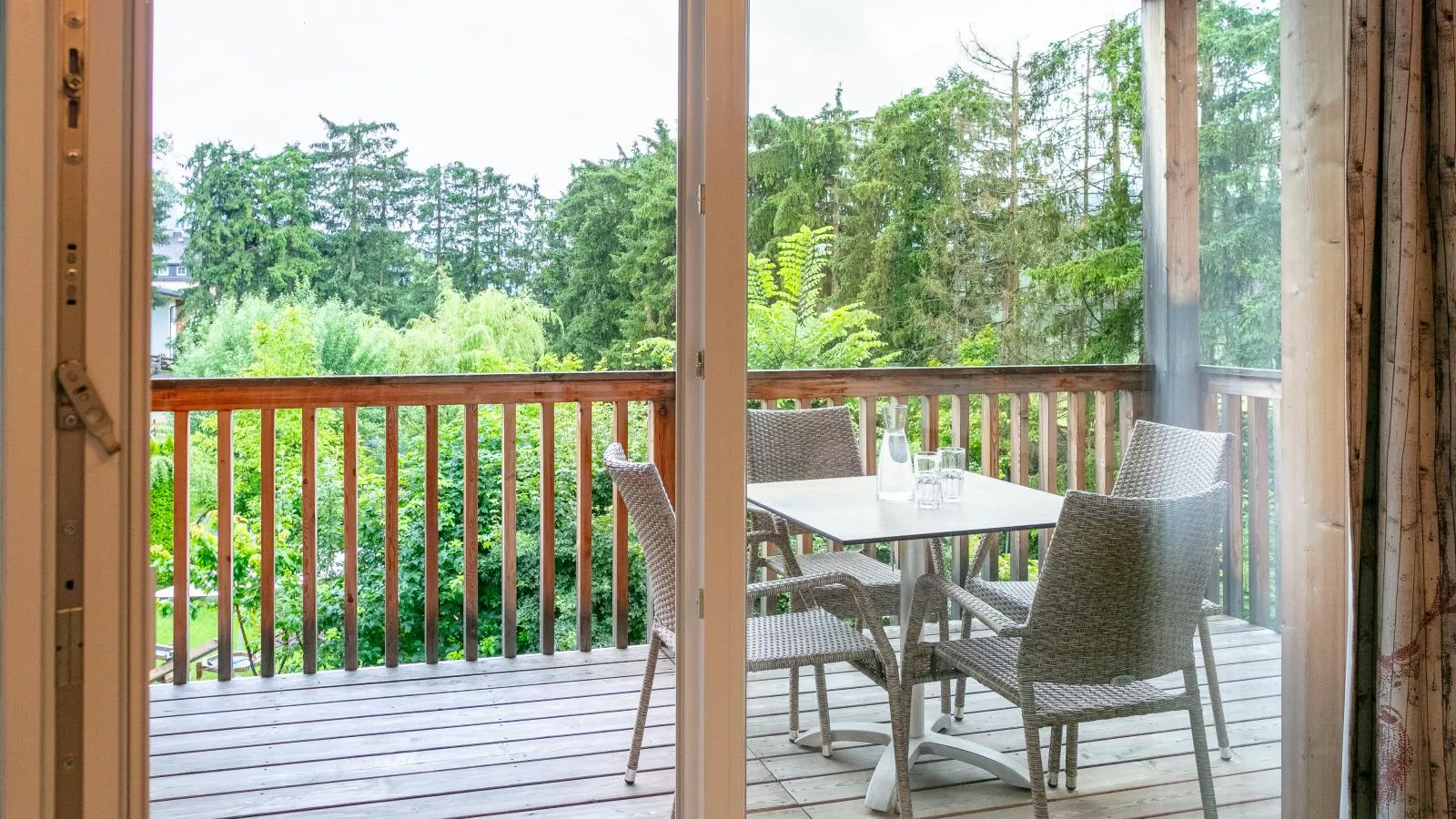Apart33 Top 2-9-Terrace balcony