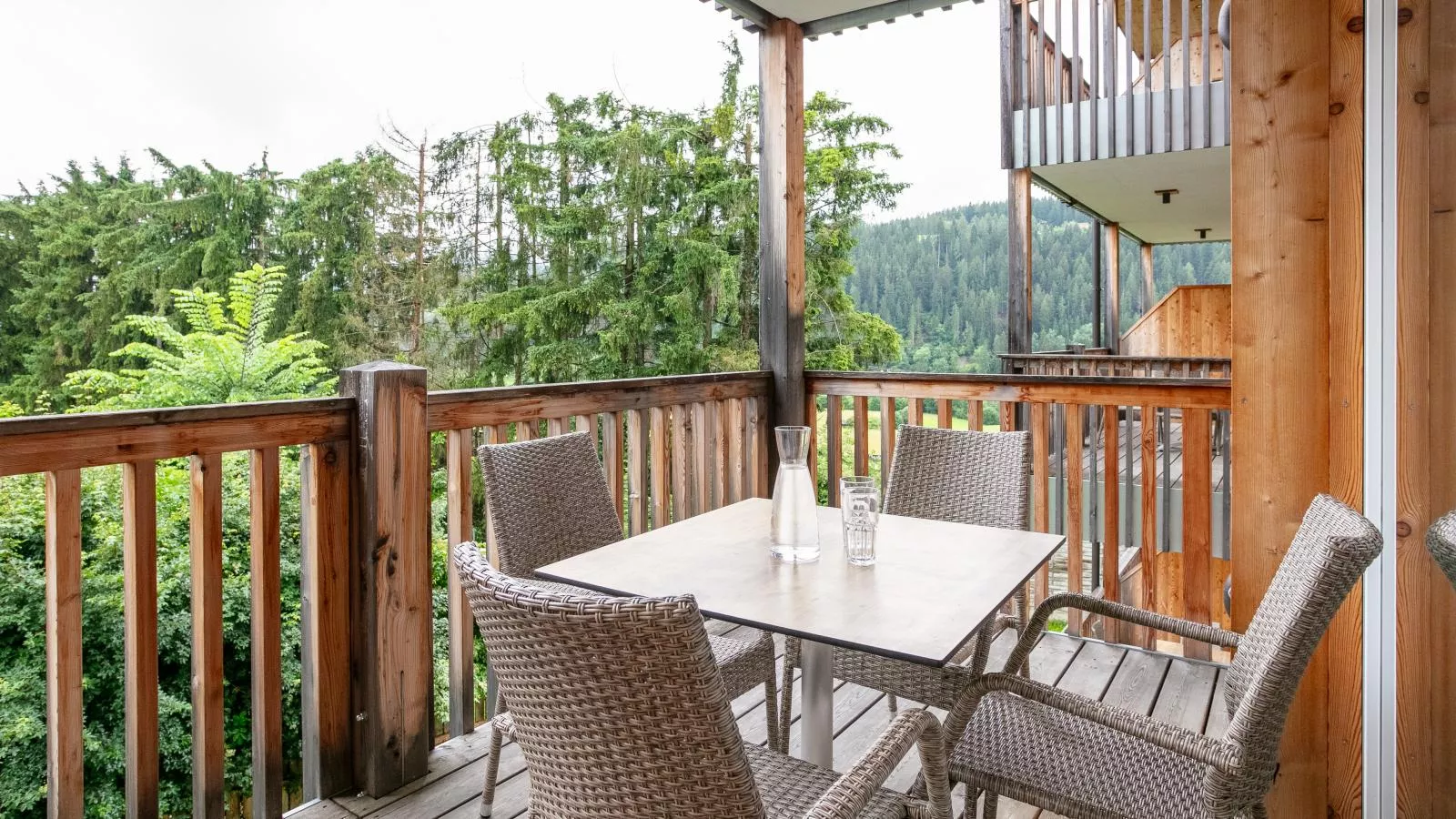 Apart33 Top 2-9-Terrace balcony
