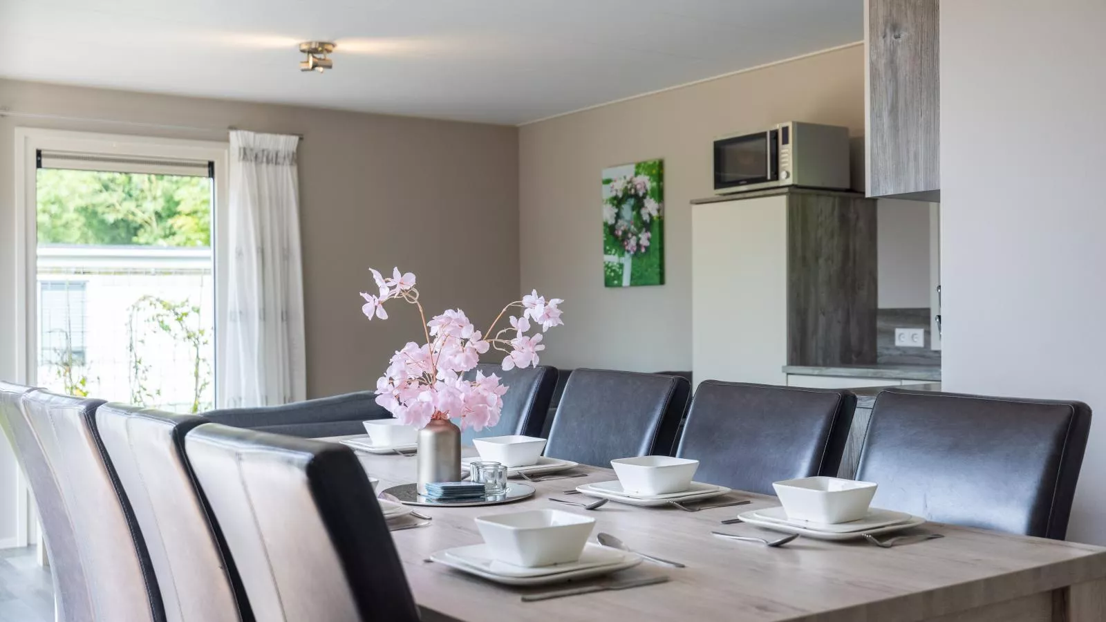 Sluisje 14-Dining room