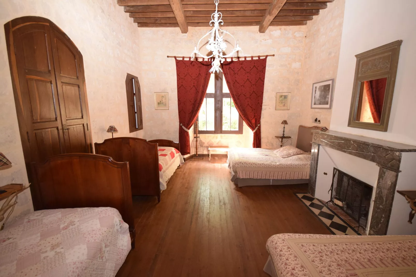 Chateau de Plèneselve 26P-Schlafzimmer