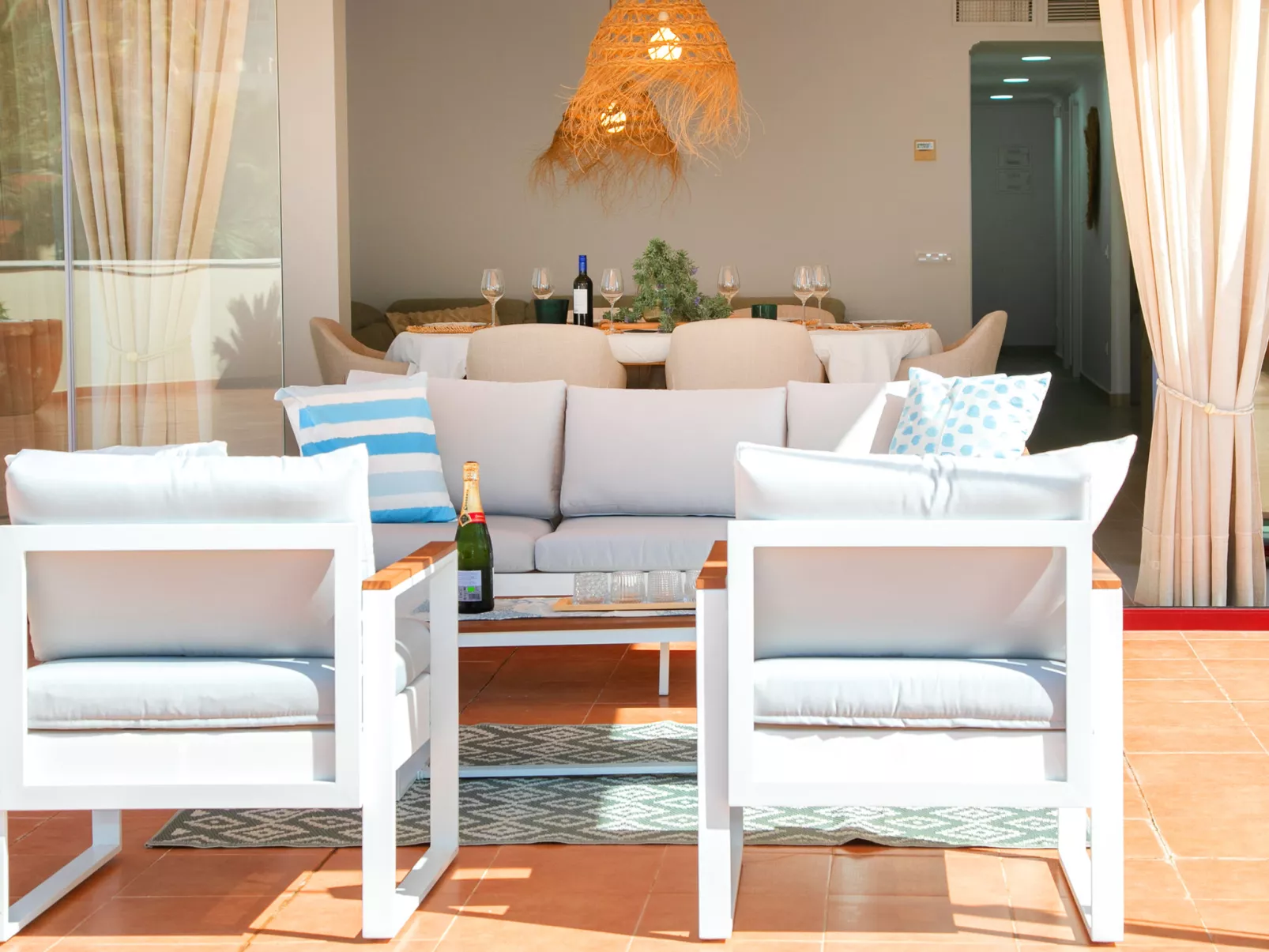 Coral Beach-Outside