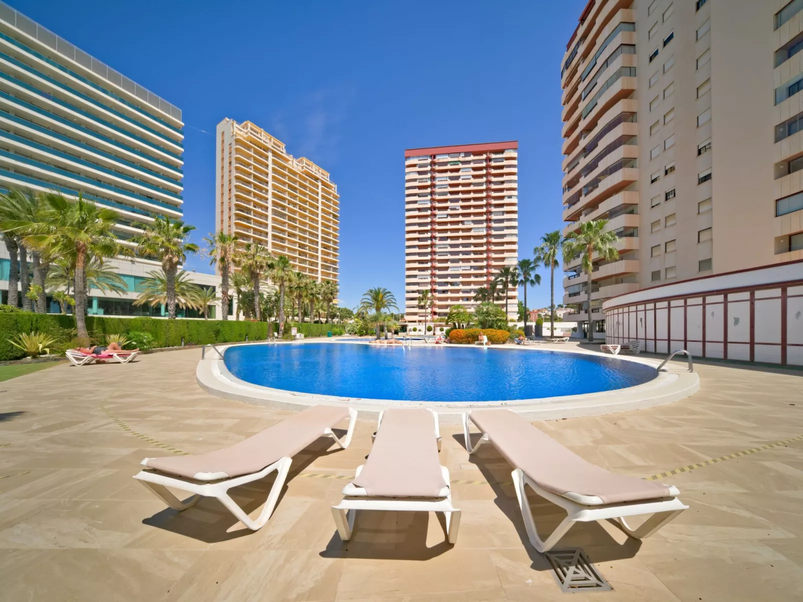 Coral Beach-Outside