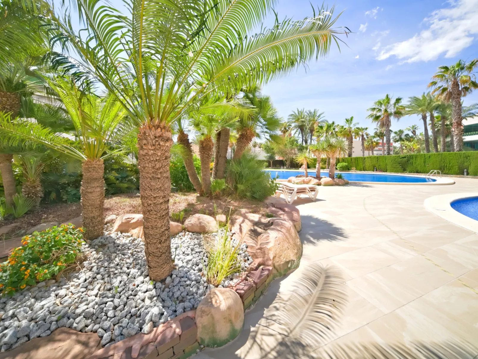 Coral Beach-Outside