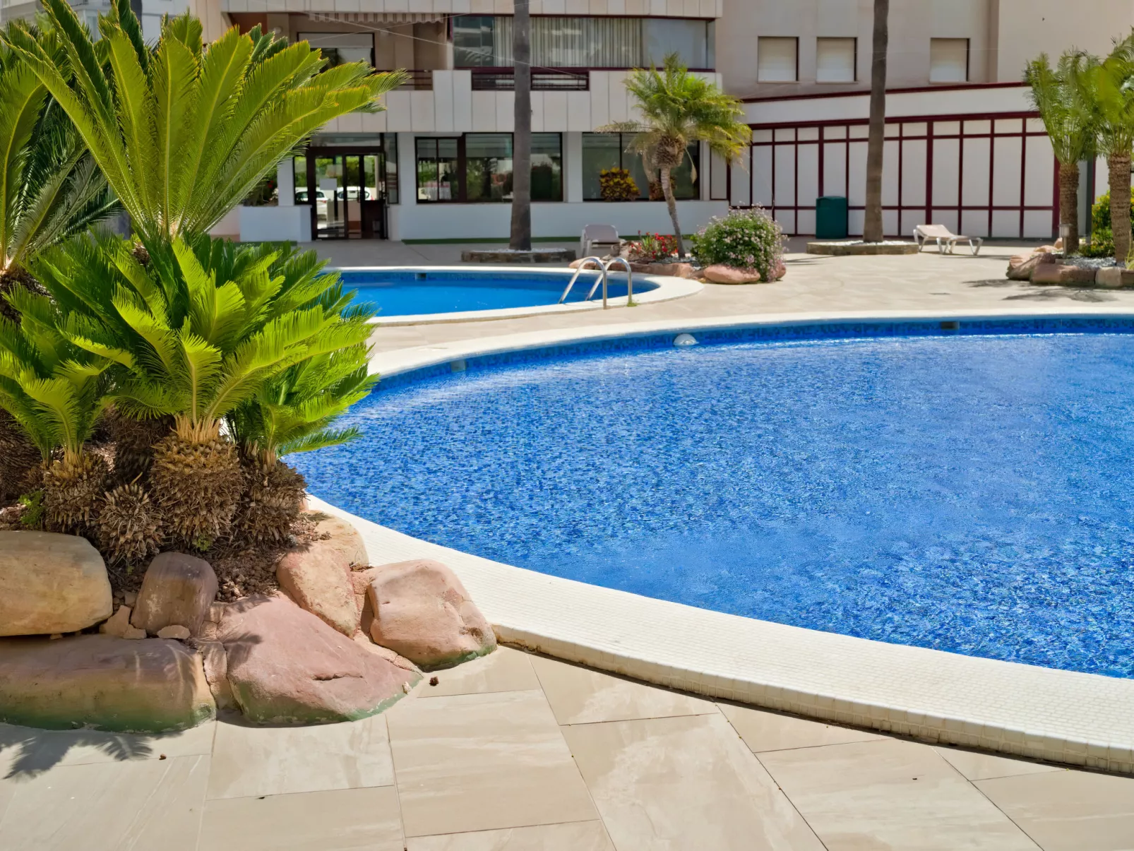Coral Beach-Outside