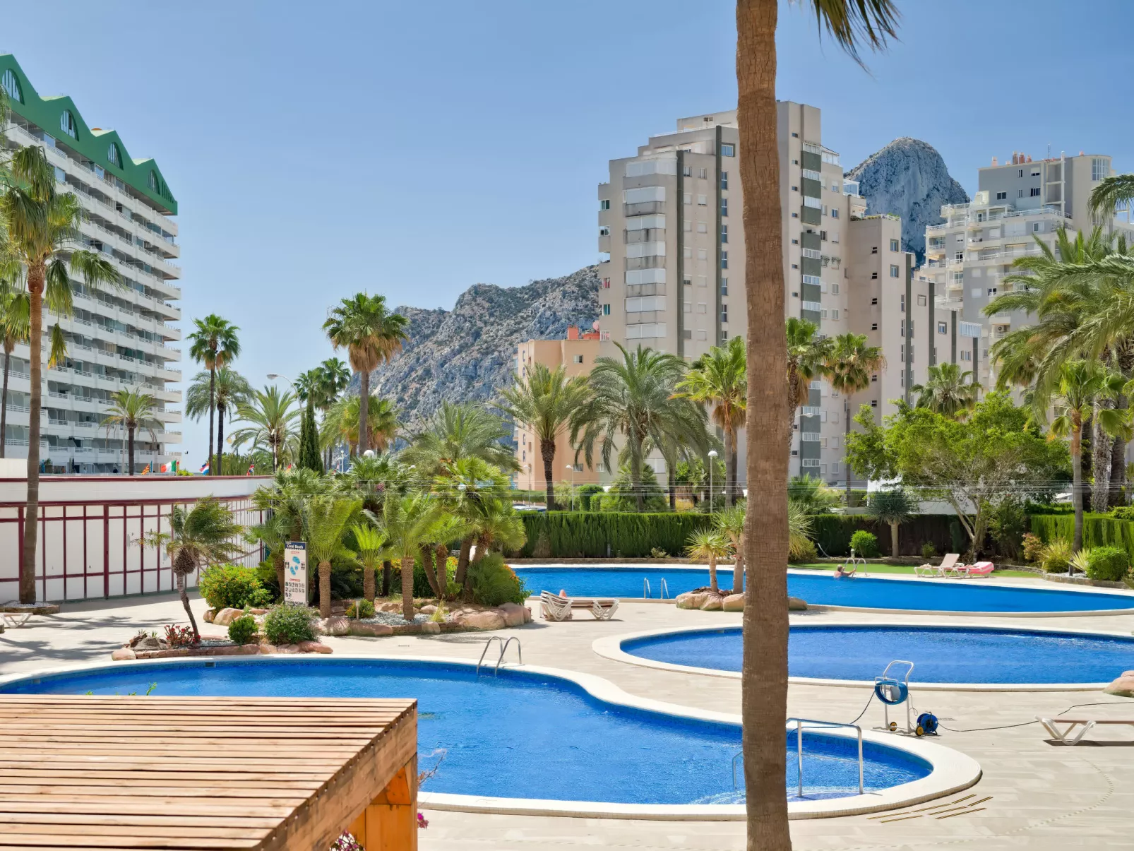 Coral Beach-Outside