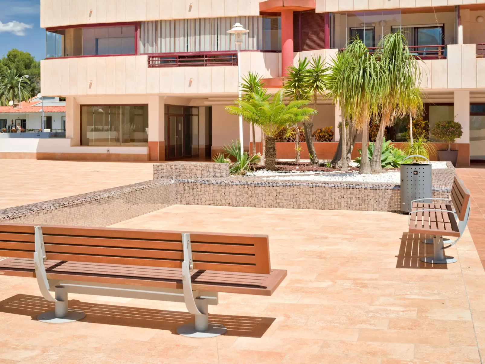 Coral Beach-Outside