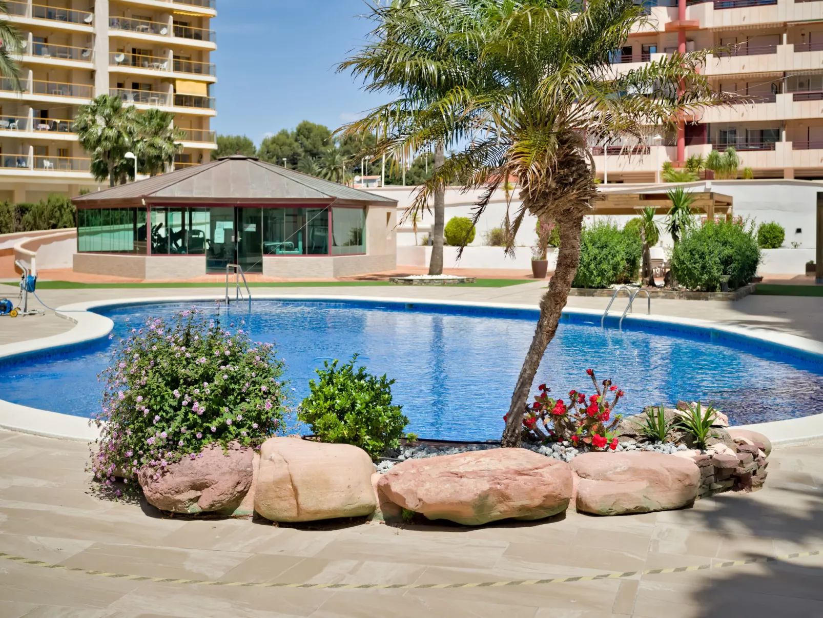 Coral Beach-Outside