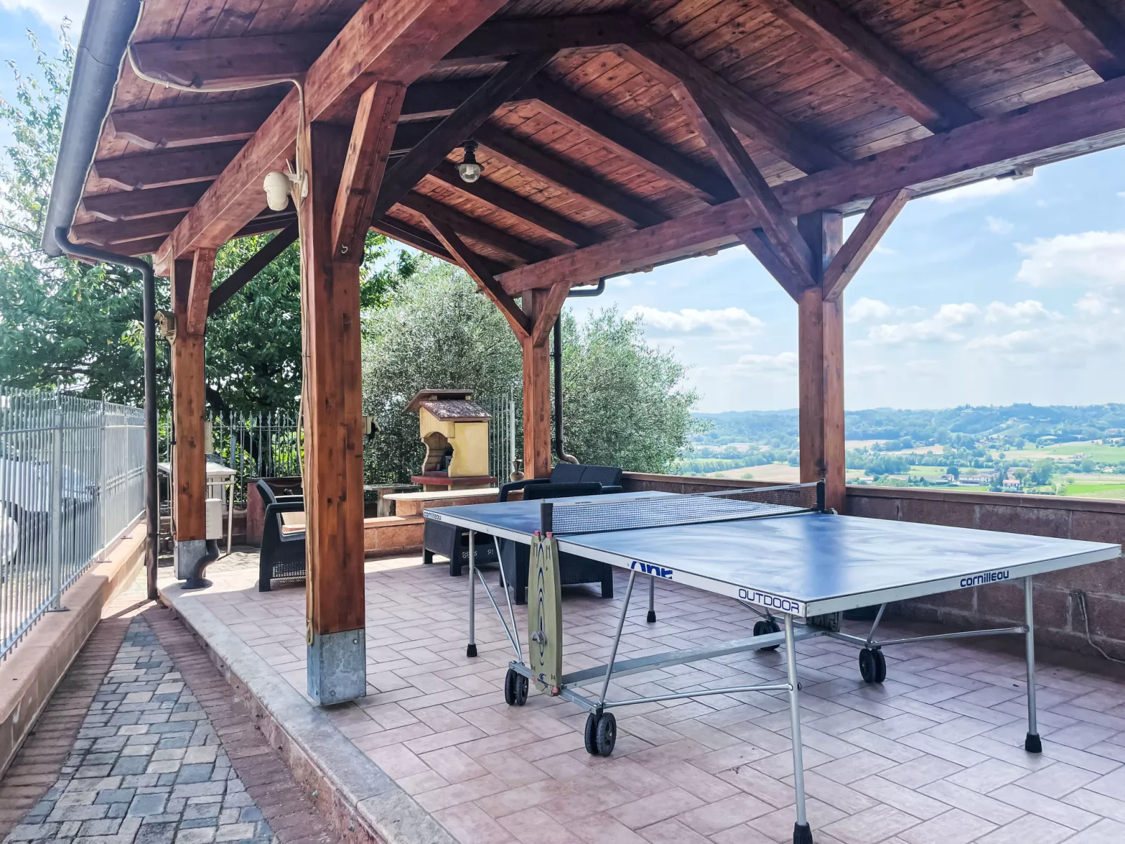 Nonno-Outside