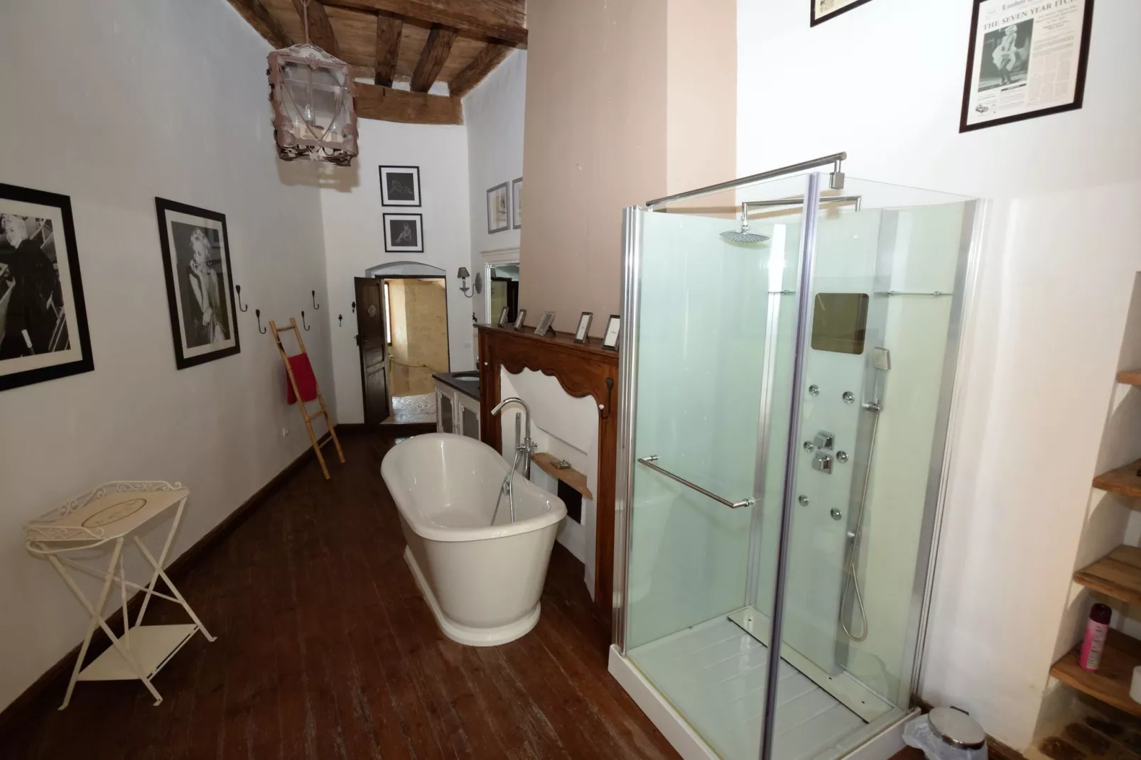 Chateau de Plèneselve 26P-Badezimmer