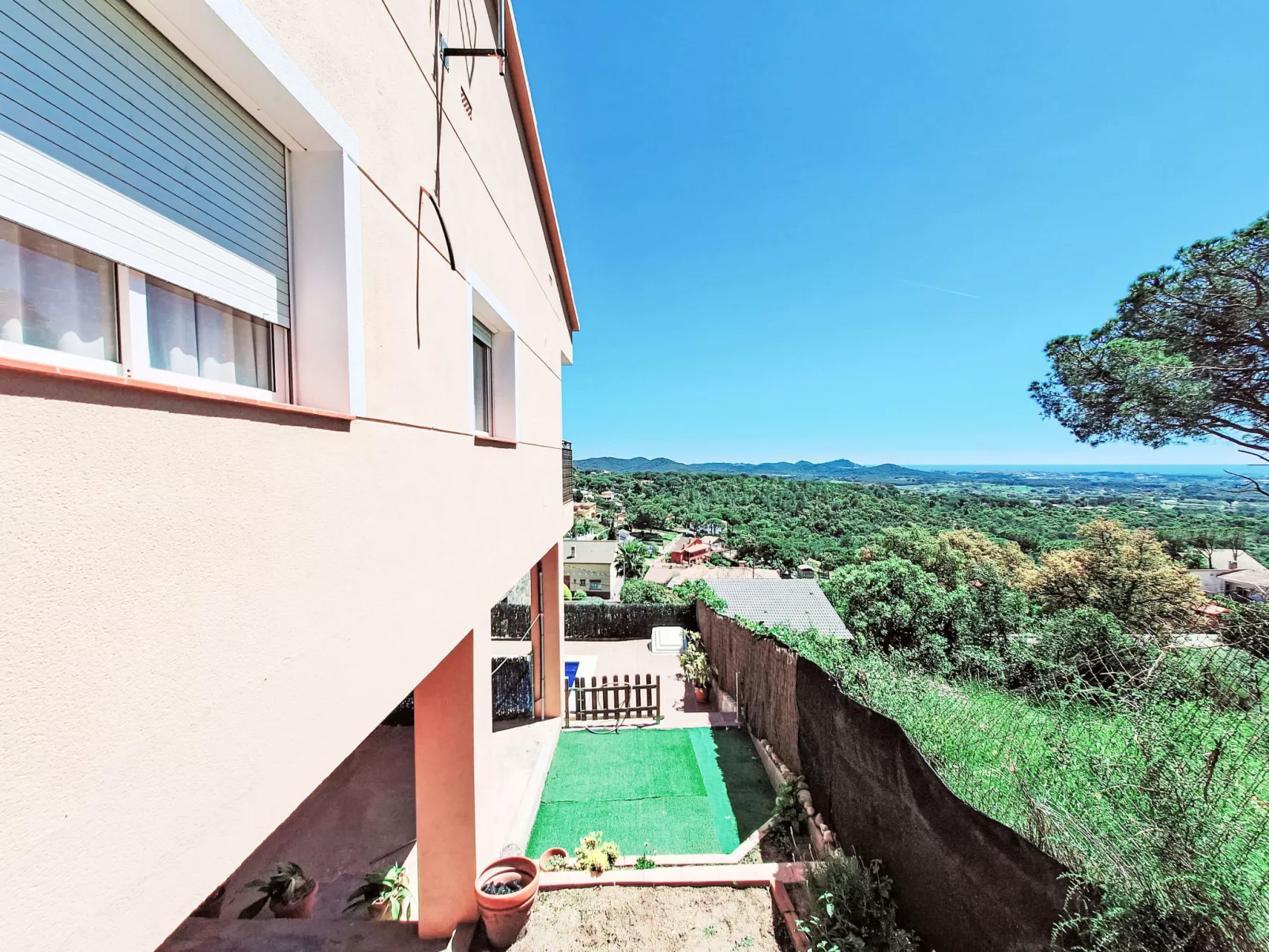 Panoramic-Outside