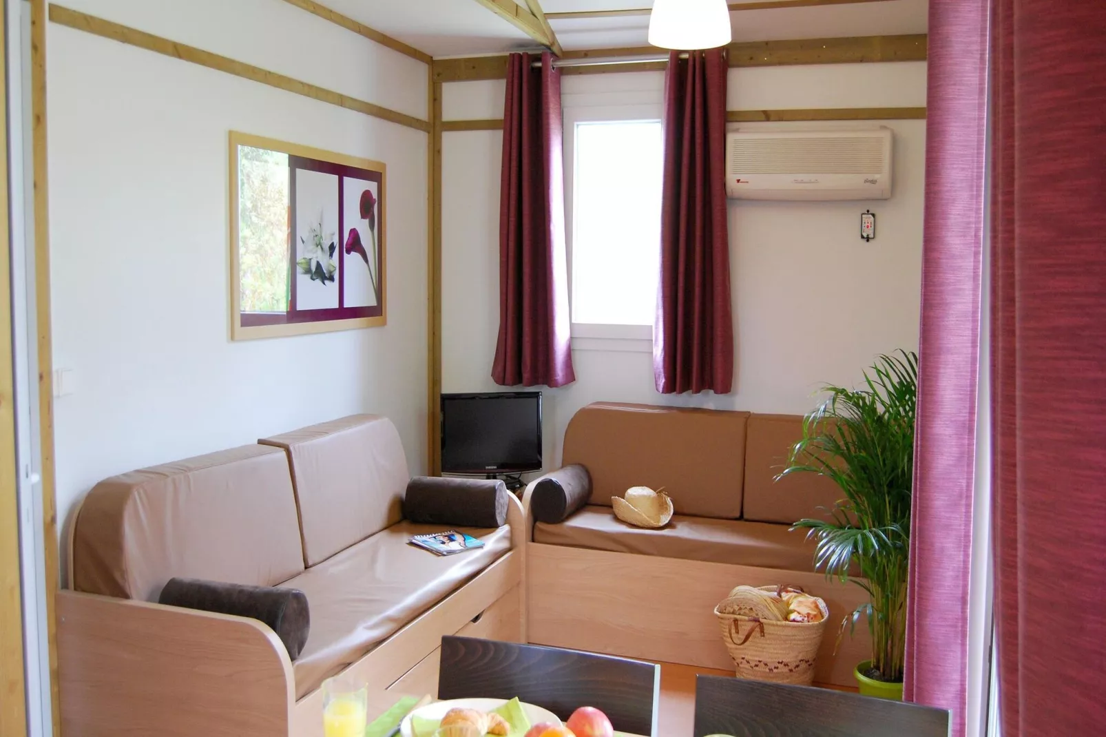 Port Lalande 1-Living room