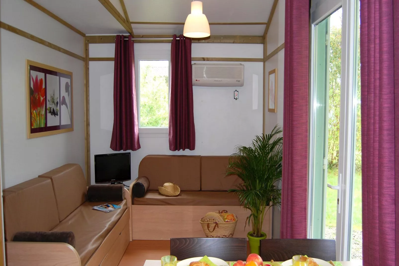 Port Lalande 1-Living room