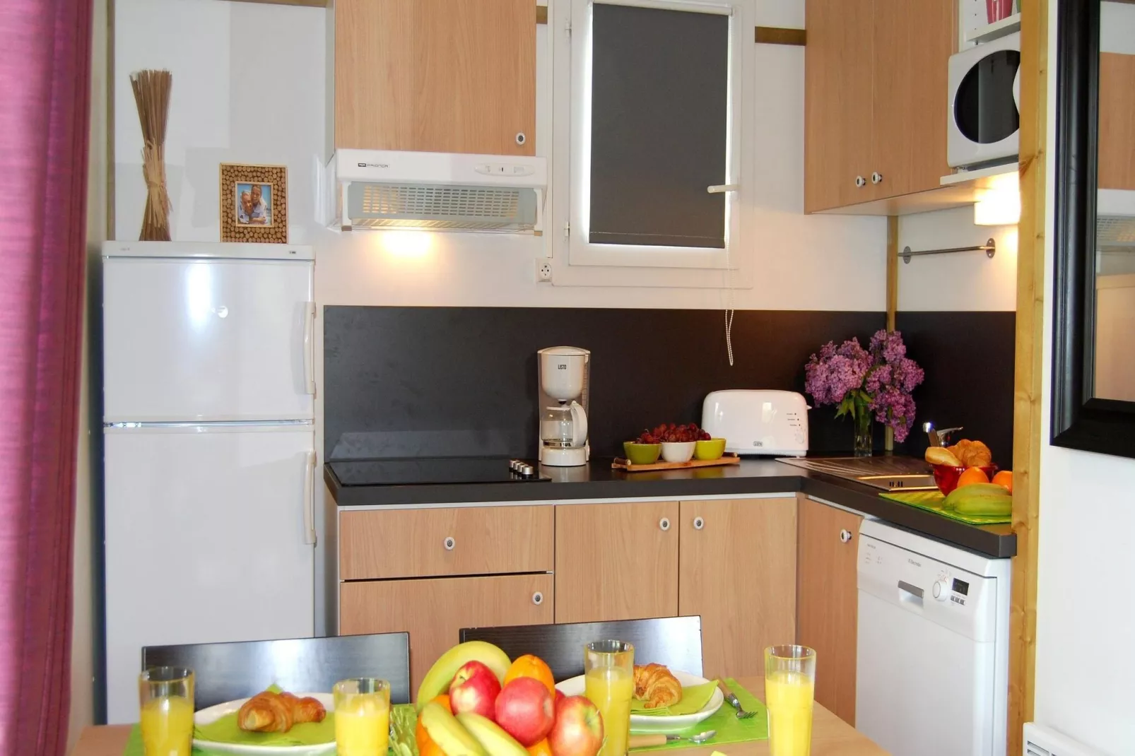 Port Lalande 1-Kitchen