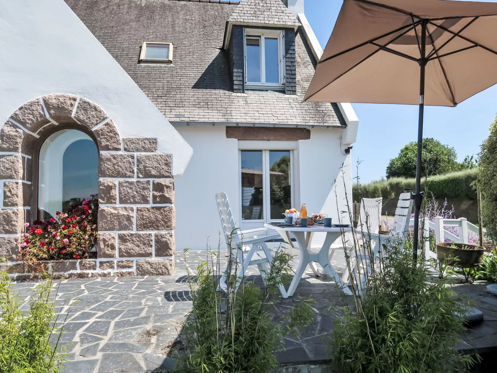 Reve de Mer-Outside