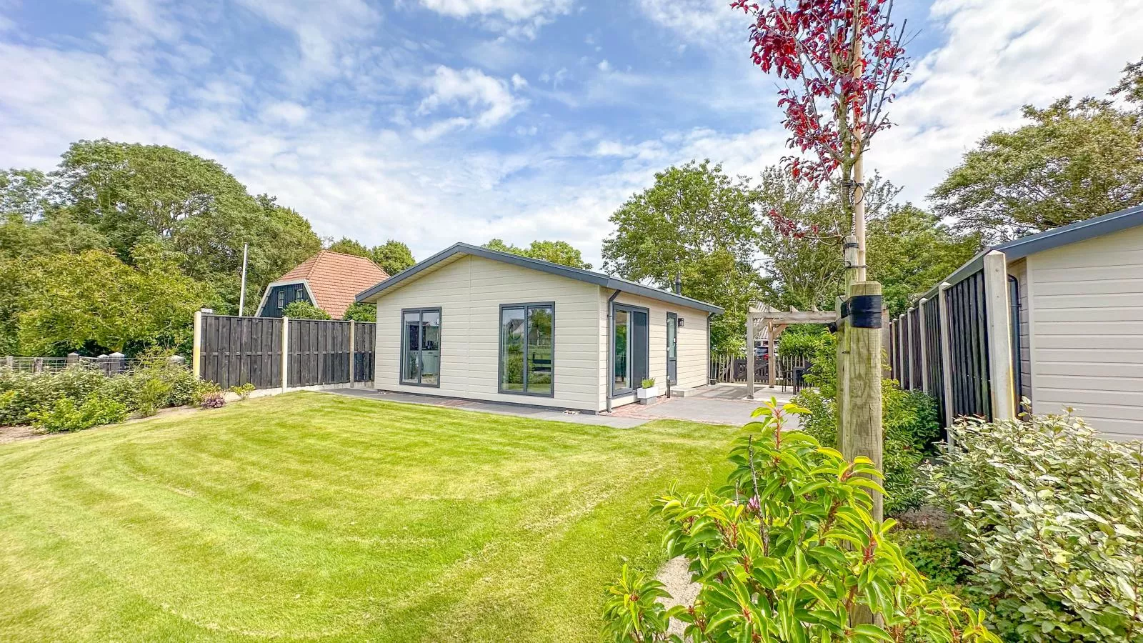 De Zwaluw-Exterior summer