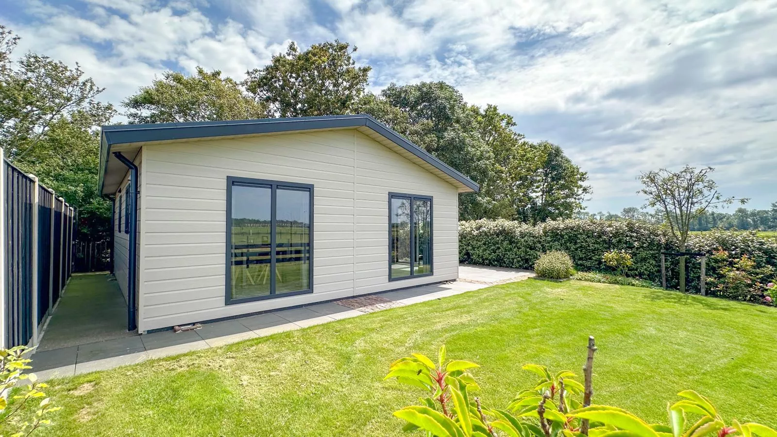De Huismus-Exterior summer