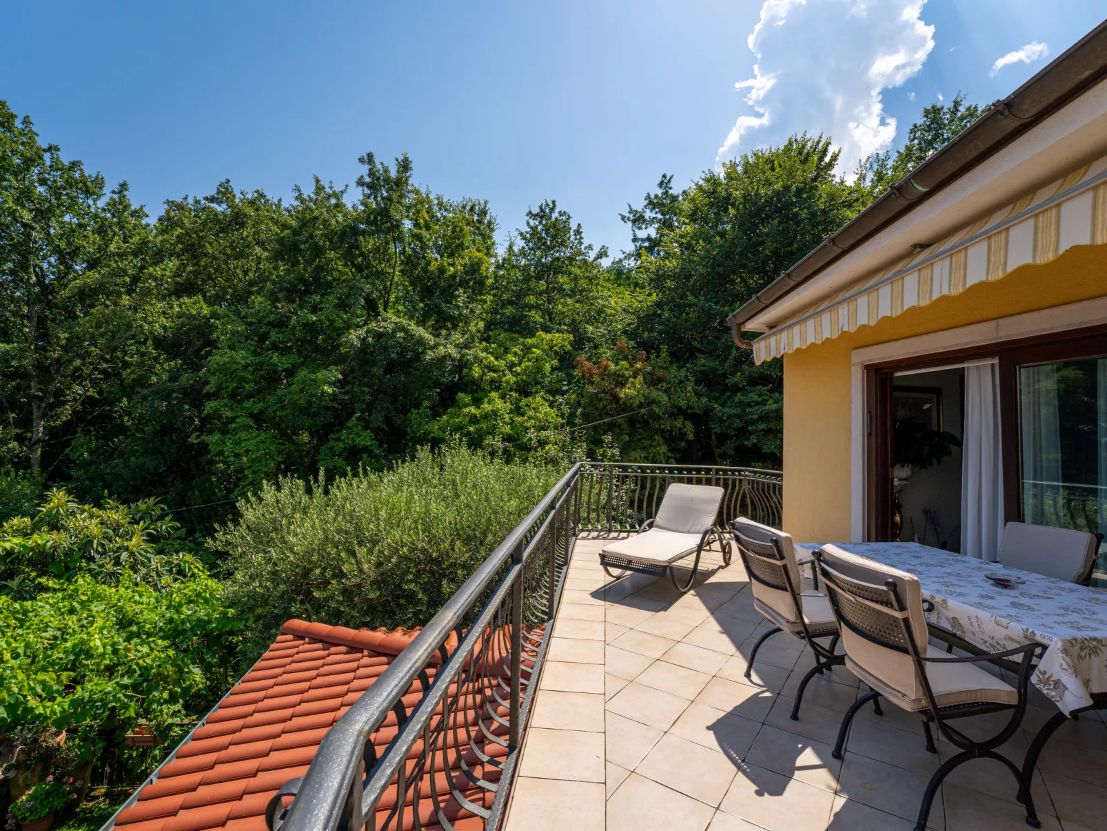Villa Valy-Outside
