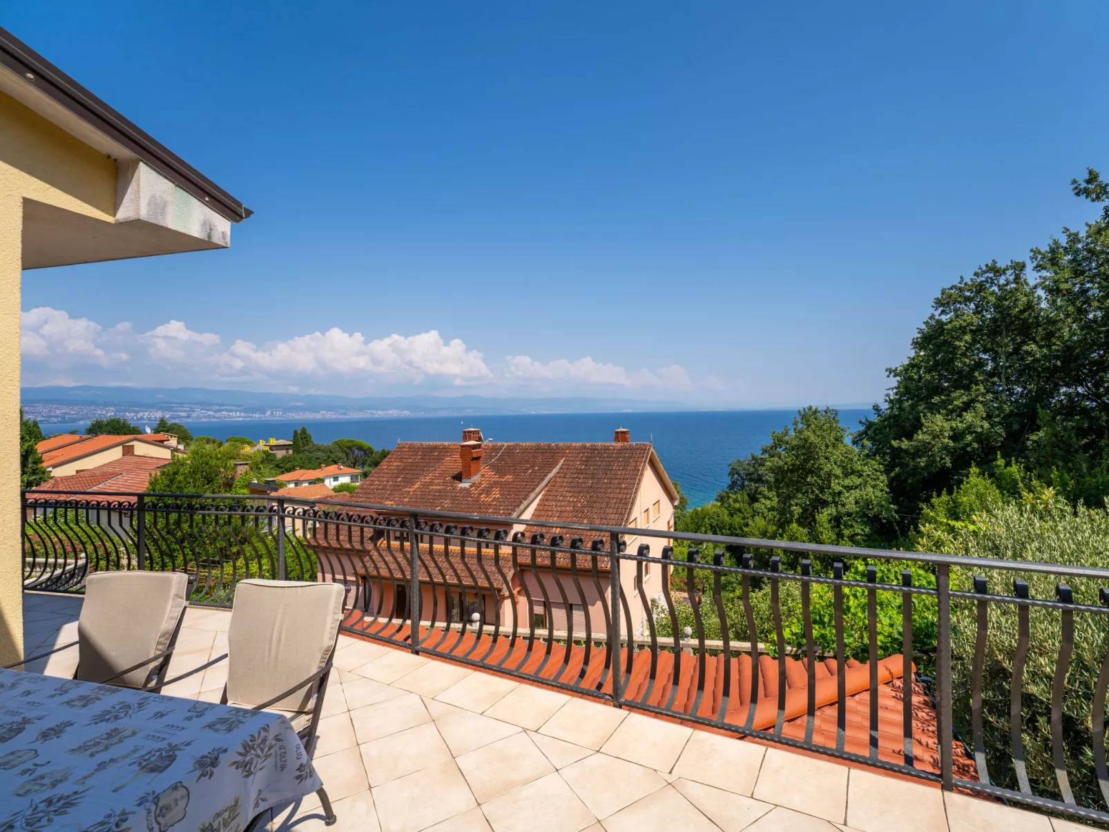 Villa Valy-Outside