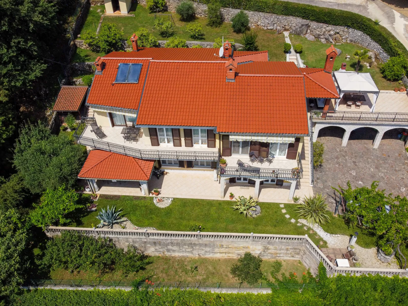Villa Valy-Outside