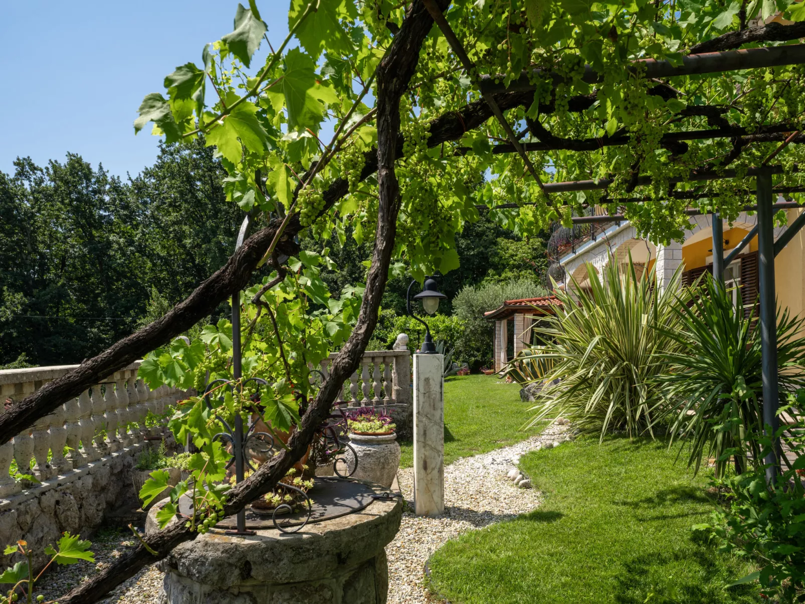 Villa Valy-Outside