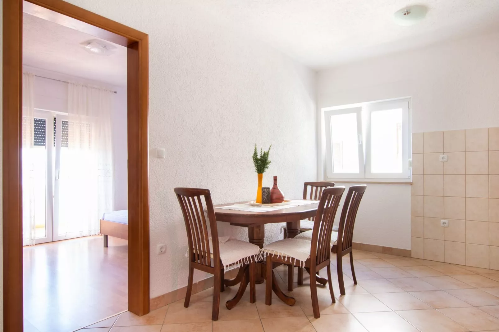 Shared pool apartment David - first floor-Dining room