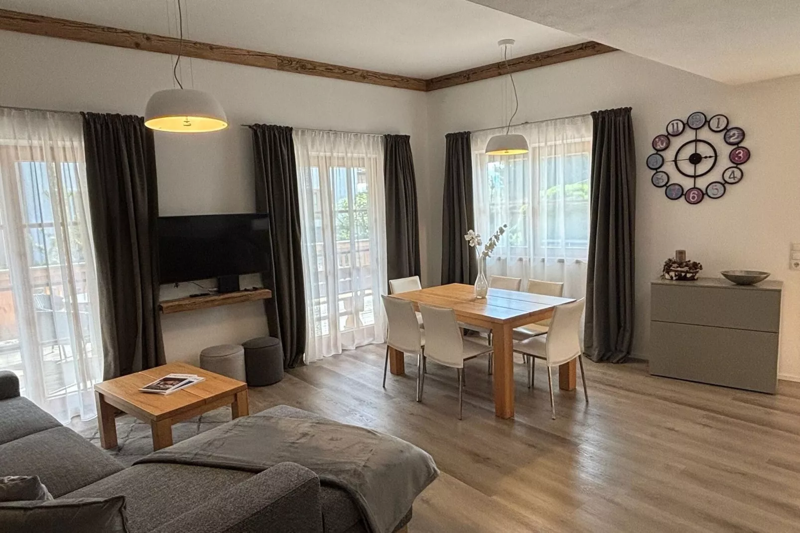 Ski in/ Ski out Traum Ferienwohnung im Skigebiet Kitzski Pass Thurn-Living room