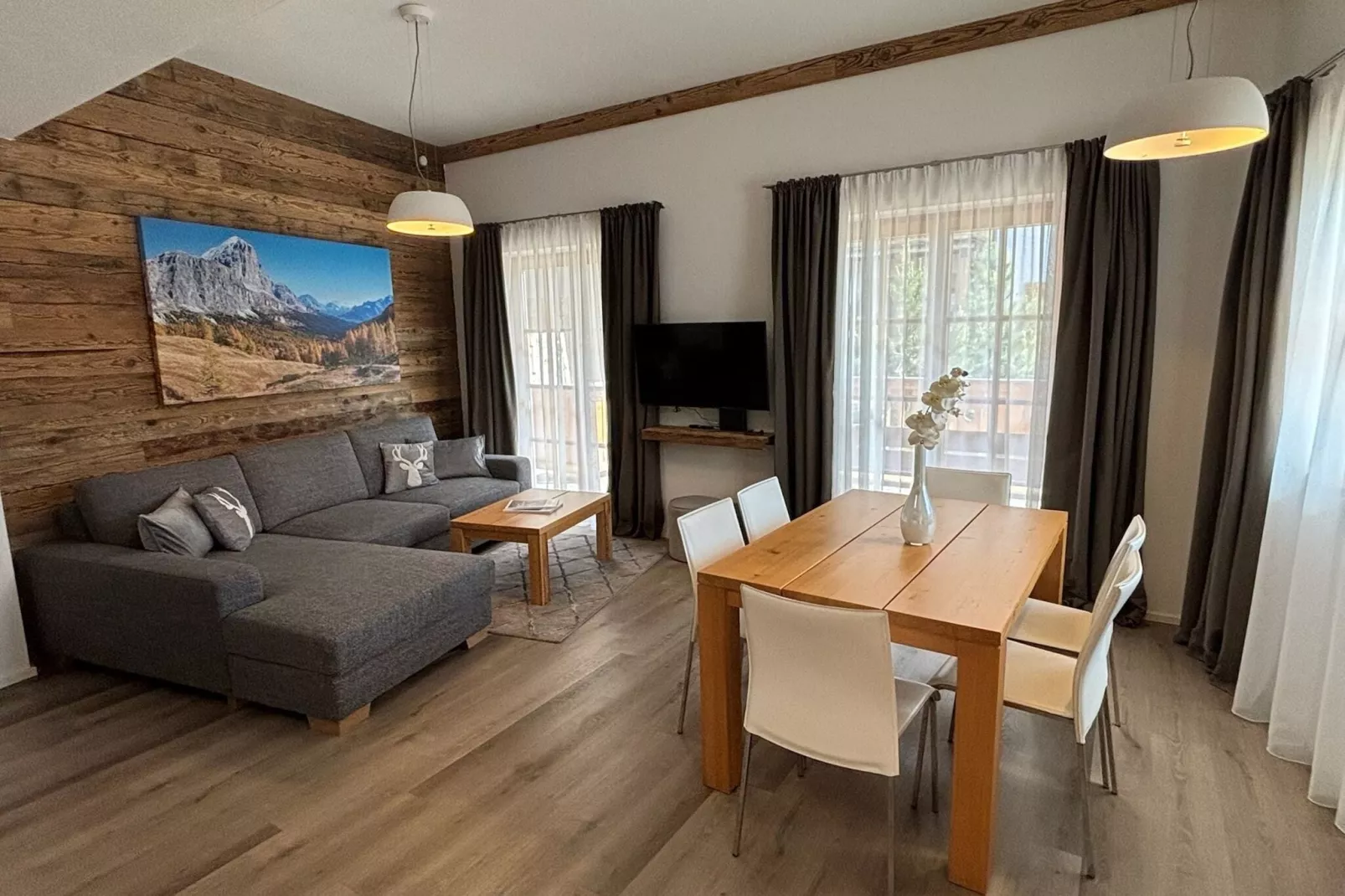 Ski in/ Ski out Traum Ferienwohnung im Skigebiet Kitzski Pass Thurn-Living room