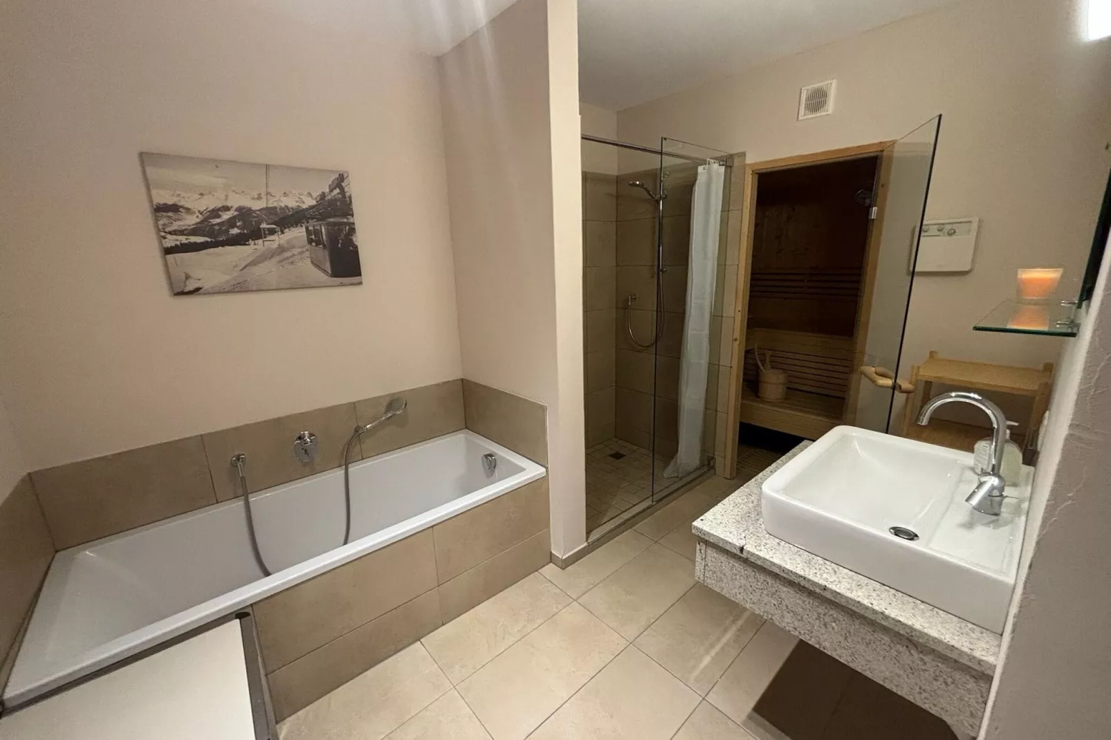 Ski in/ Ski out Traum Ferienwohnung im Skigebiet Kitzski Pass Thurn-Bathroom