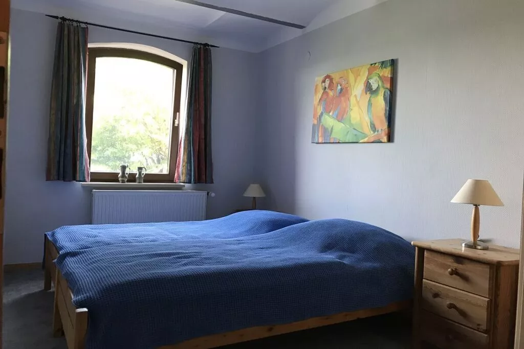 189373-Bedroom