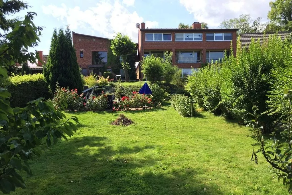 189373-Gardens summer