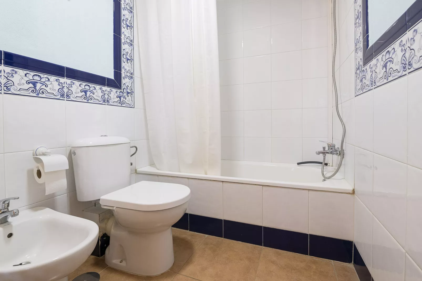 Zahara Atico-Bathroom