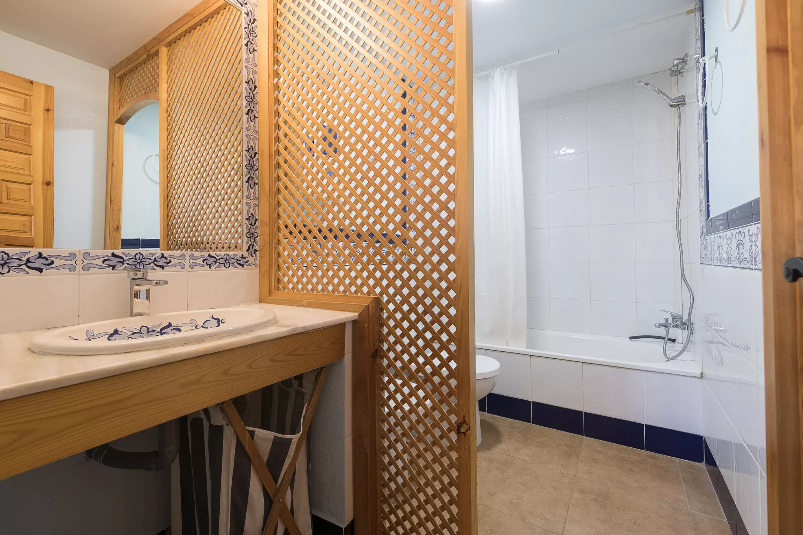 Zahara Atico-Bathroom