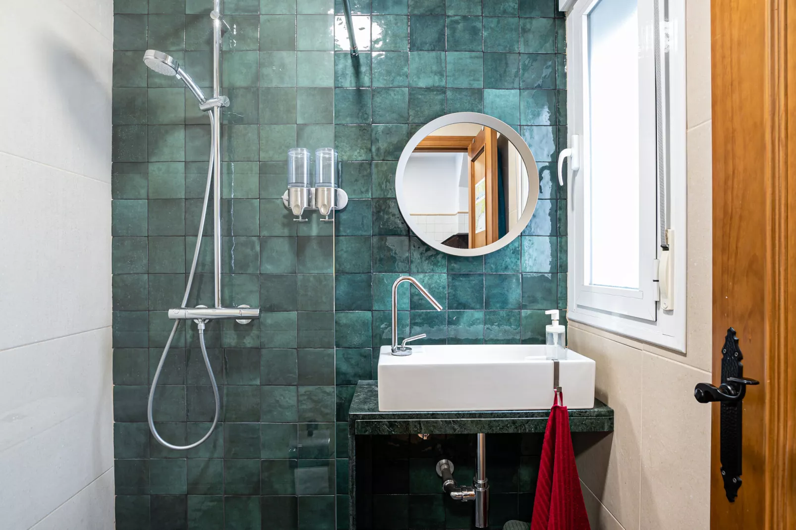 Nazareno-Bathroom