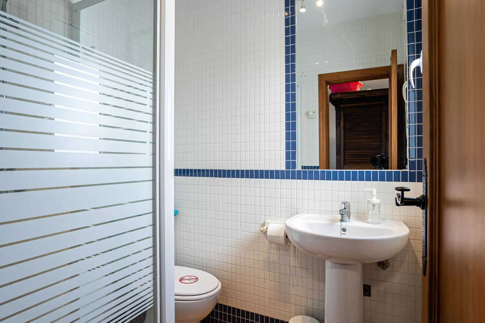 Nazareno-Bathroom